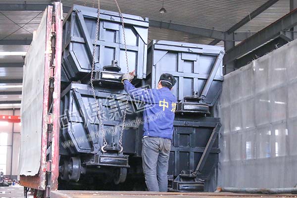 中煤集團一批礦用設(shè)備發(fā)往日照五蓮