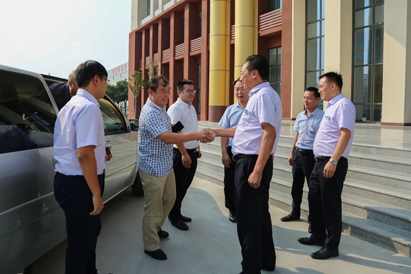 熱烈歡迎煙臺(tái)市高新區(qū)福山園管委會(huì)領(lǐng)導(dǎo)一行蒞臨中煤集團(tuán)參觀考察